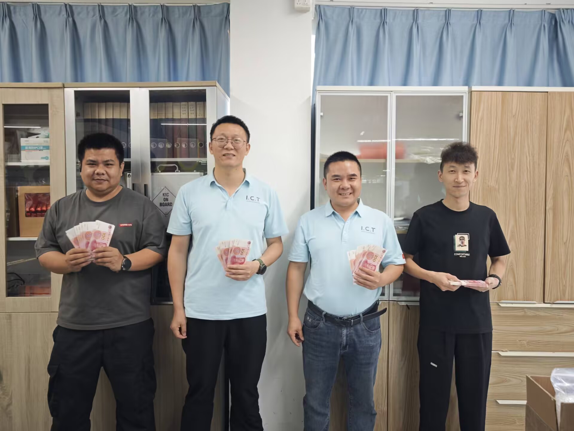 Профессиональная техническая поддержка на каждом этапе вашего проекта SMT.jpg